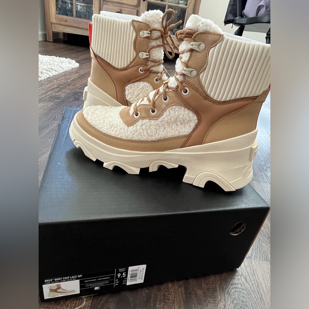 New Sorel winter boots ("Brex boot cozy lace WP)